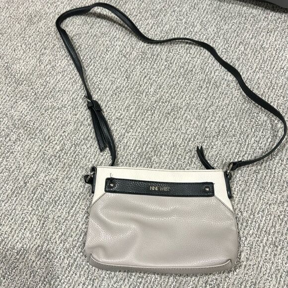 Nine West purse - Picture 1 of 3